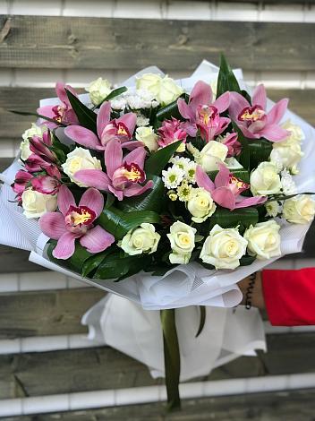 Букет цветов из: Розы и Хризантемы в Захарово Раменского района