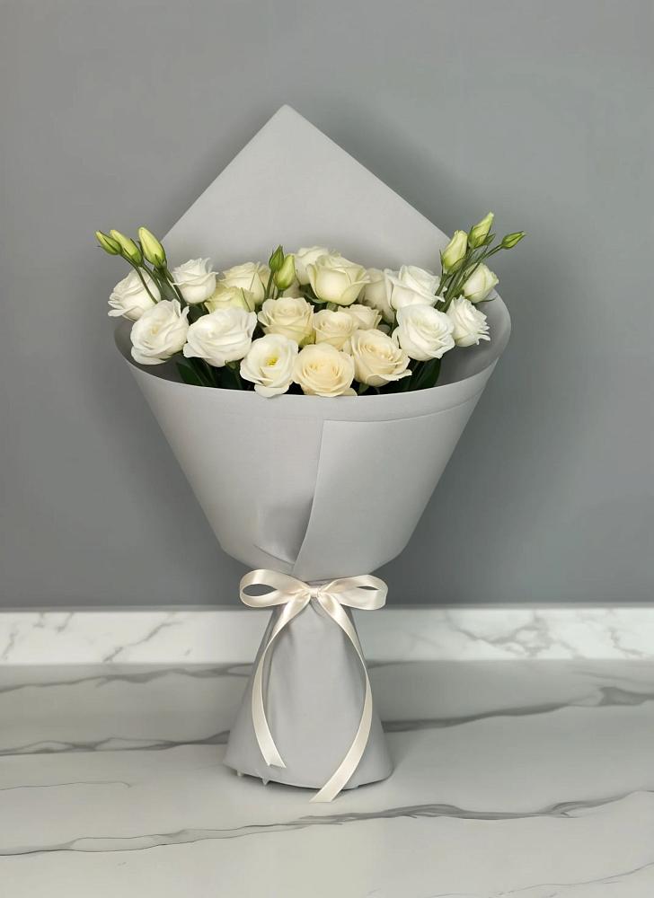 Букет цветов из: Розы и Лизиантусы в Захарово Раменского района