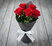 Букет 5 Красных роз Эдлесс Лав в Захарово Раменского района