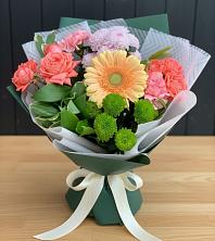Букет цветов из:  Гвоздики, Розы, Герберы и Хризантемы в Захарово Раменского района