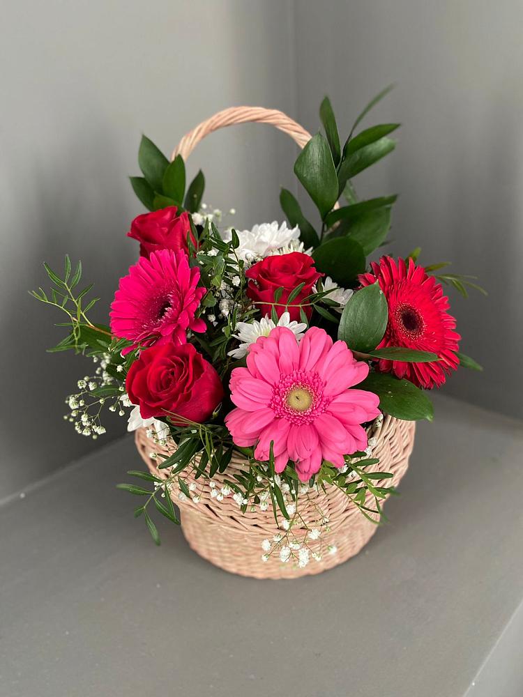 Цветочная композиция из Розы, Хризантемы и Герберы в корзине в Захарово Раменского района